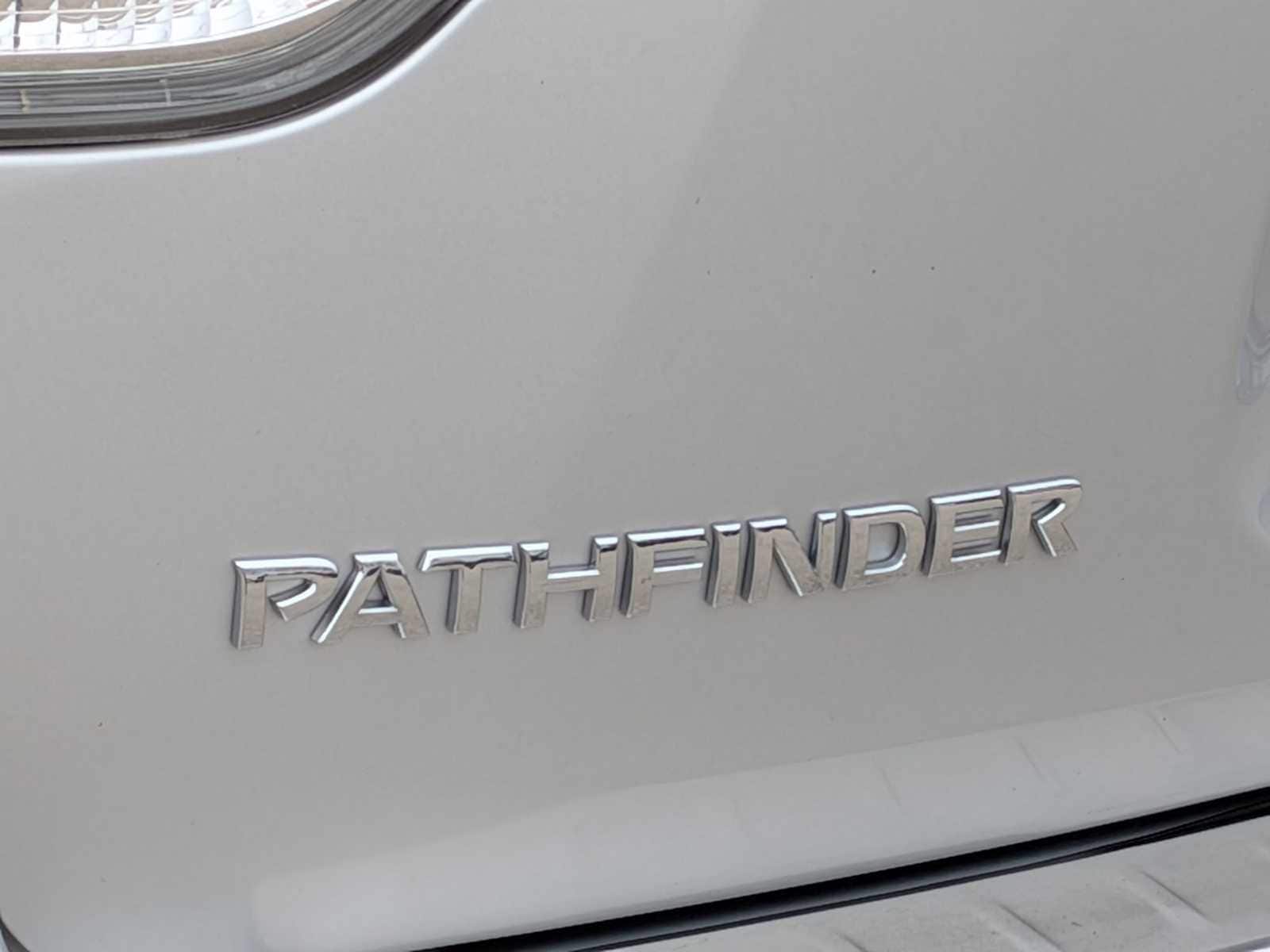 Thumbnail: 2015 Nissan Pathfinder - 12