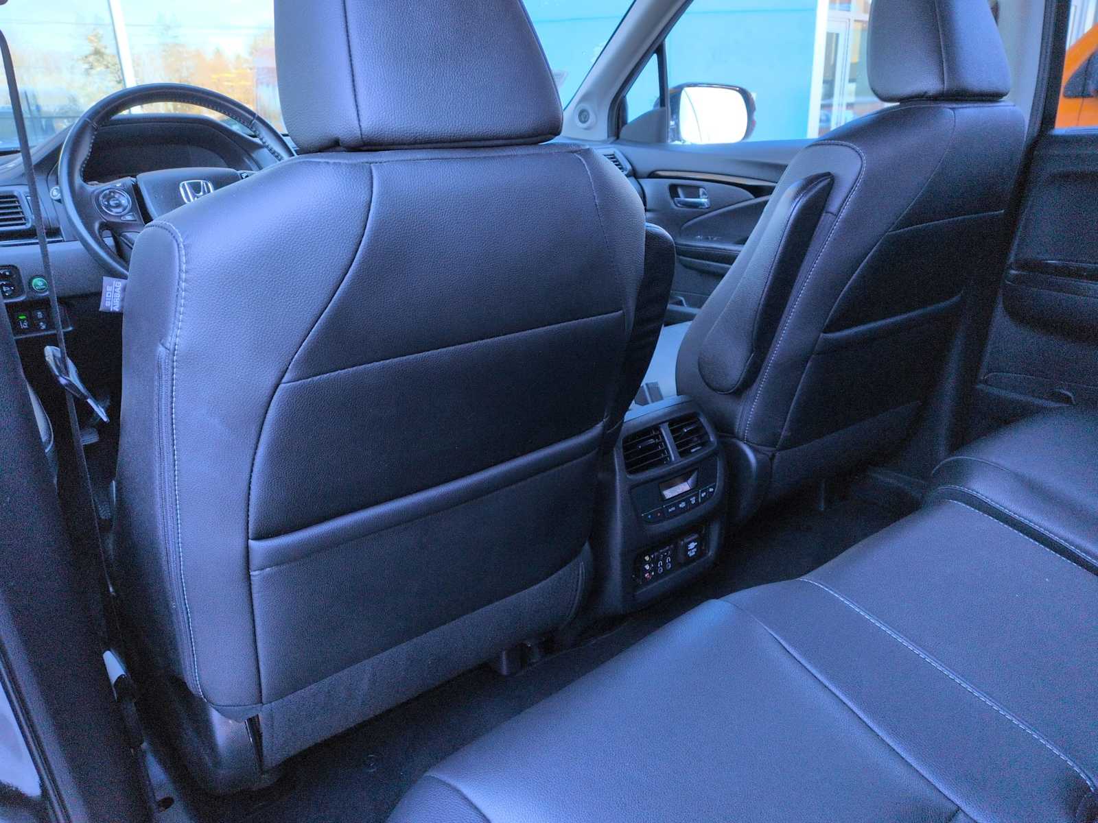 Thumbnail: 2017 Honda Pilot - 18