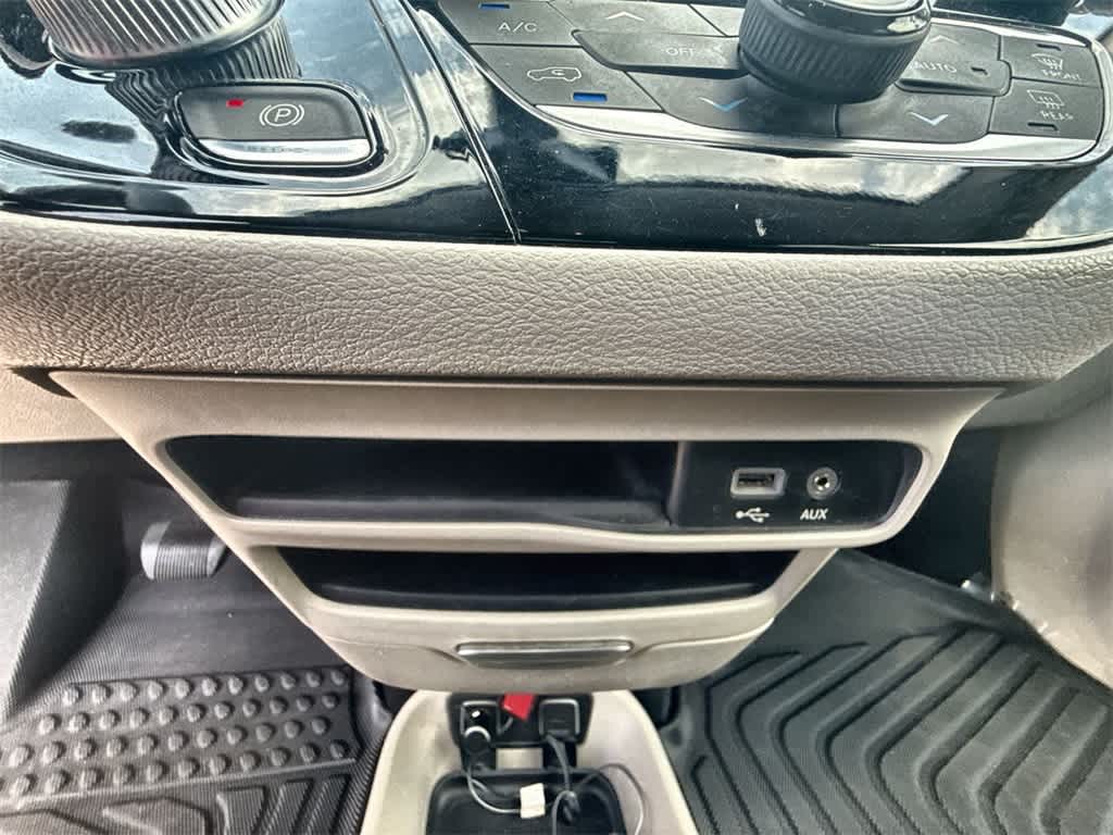 Thumbnail: 2018 Chrysler Pacifica - 31