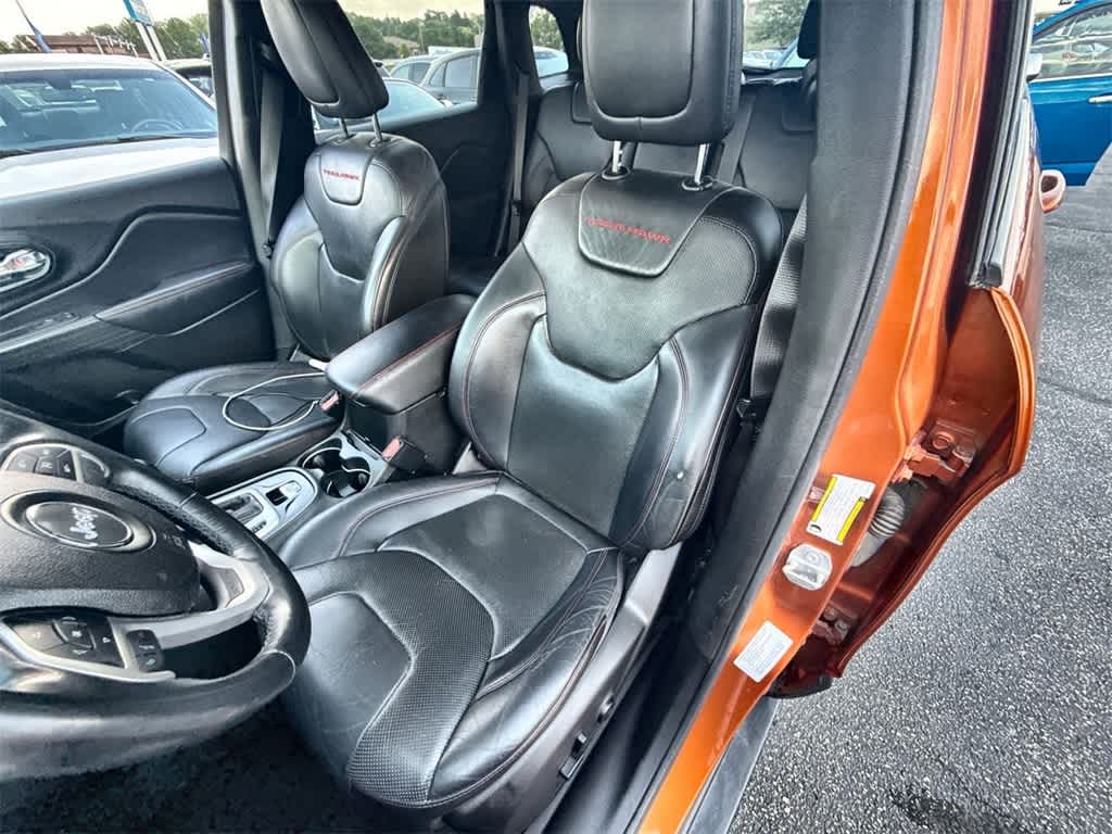 Thumbnail: 2015 Jeep Cherokee - 15