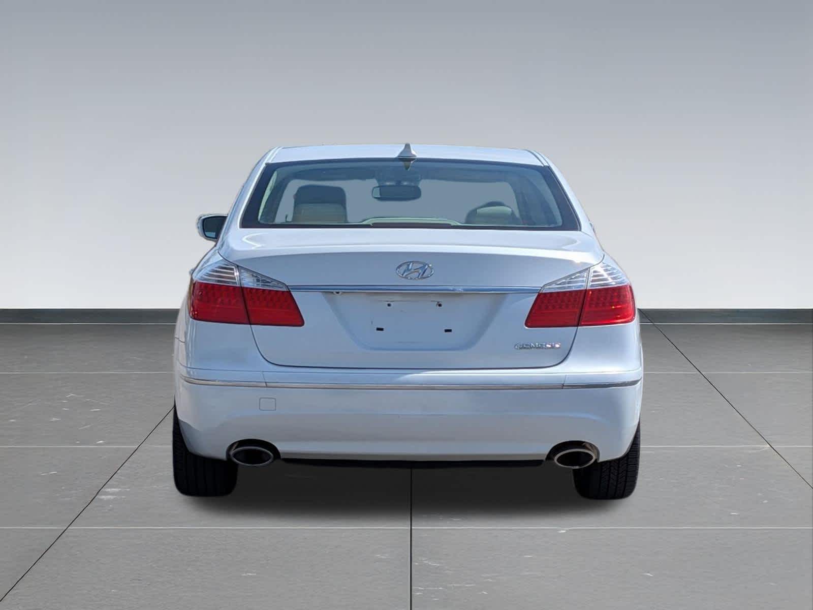 Thumbnail: 2011 Hyundai Genesis - 3