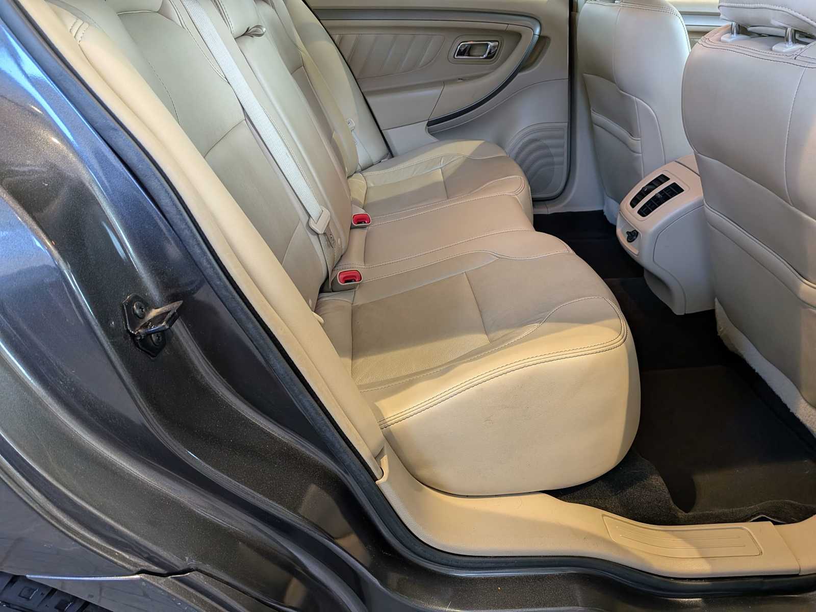 Thumbnail: 2015 Ford Taurus - 18