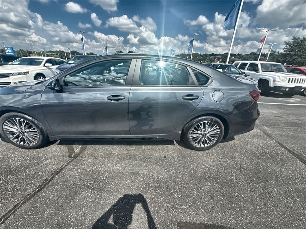 Thumbnail: 2023 Kia Forte - 4