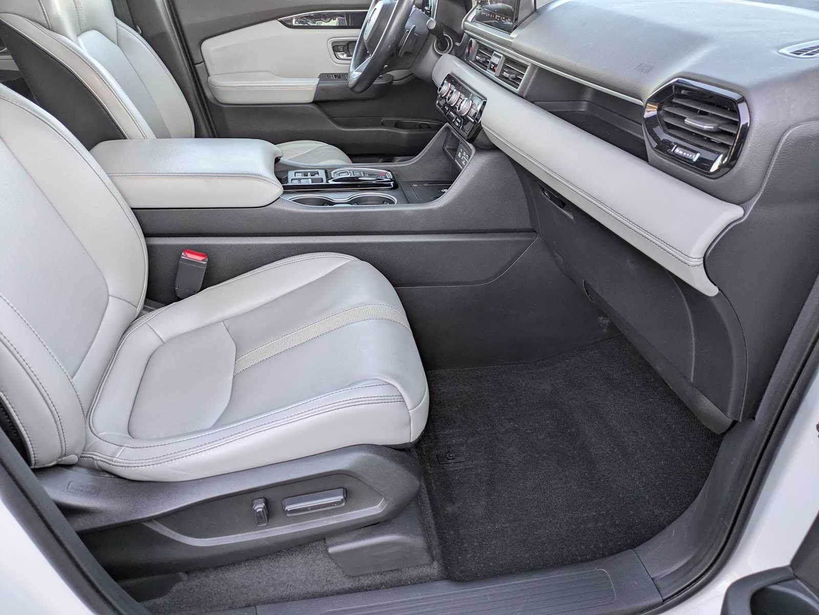 Thumbnail: 2023 Honda Pilot - 21