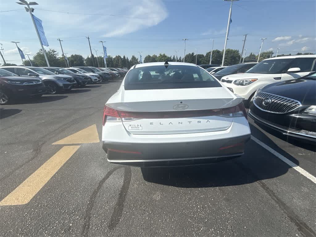 Thumbnail: 2025 Hyundai Elantra - 5