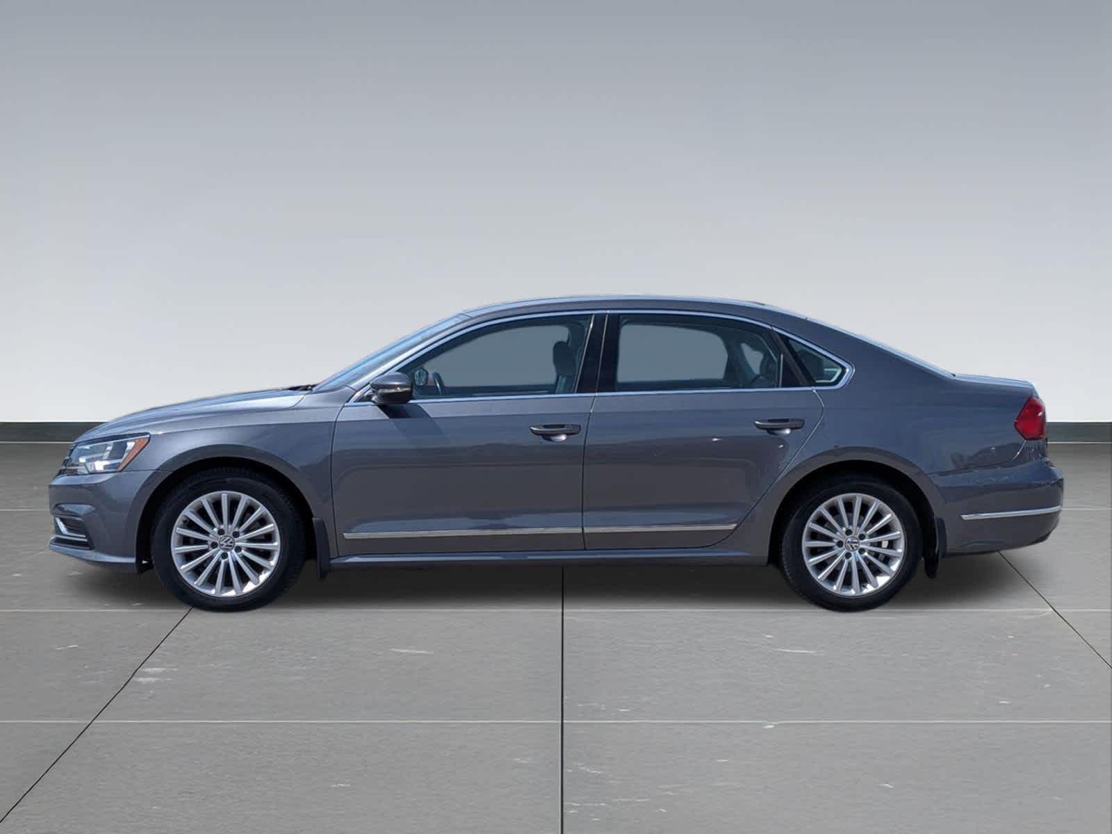 Thumbnail: 2016 Volkswagen Passat - 2