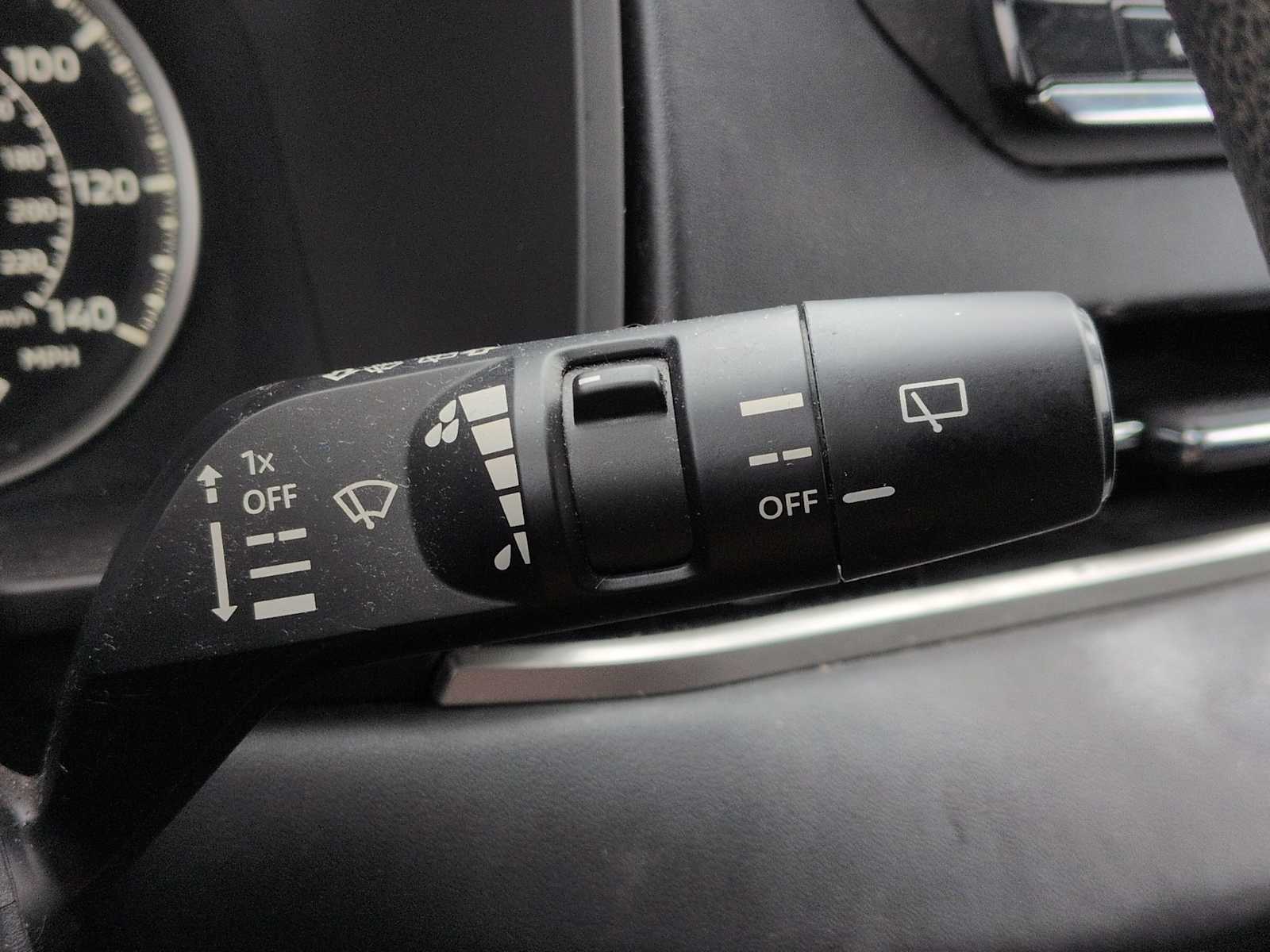 Thumbnail: 2022 Mitsubishi Outlander - 24