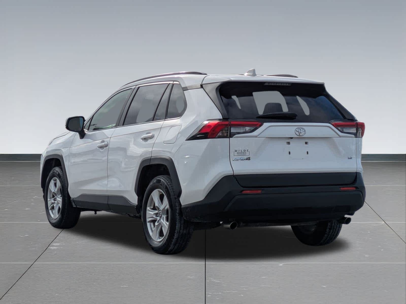 Thumbnail: 2020 Toyota RAV4 - 4