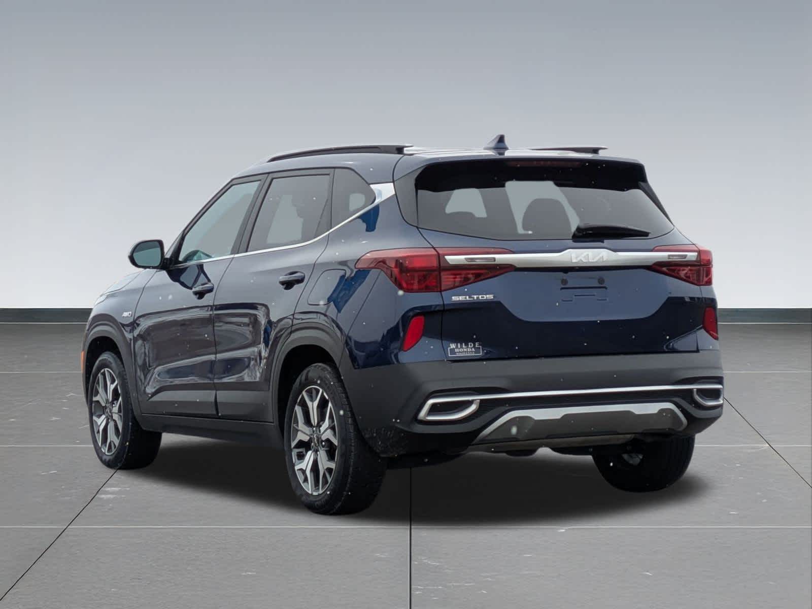 Thumbnail: 2023 Kia Seltos - 4