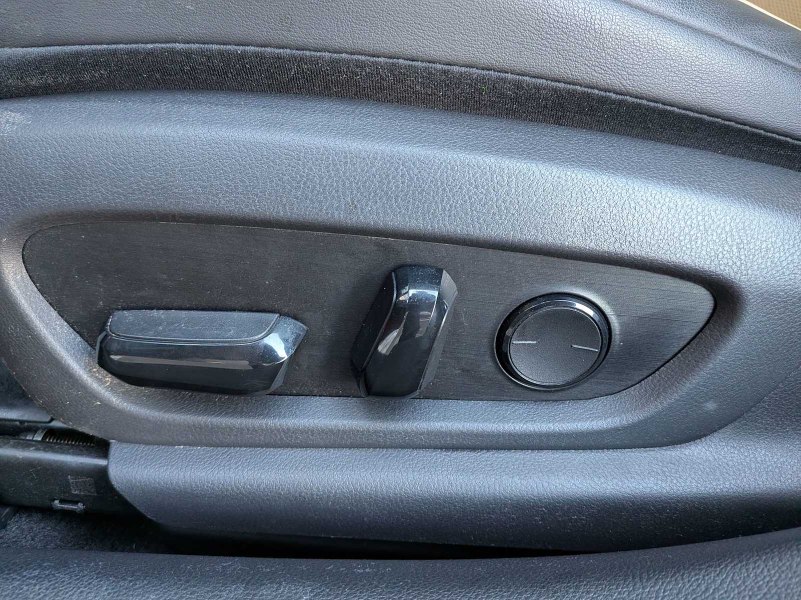 Thumbnail: 2019 Lexus ES - 16