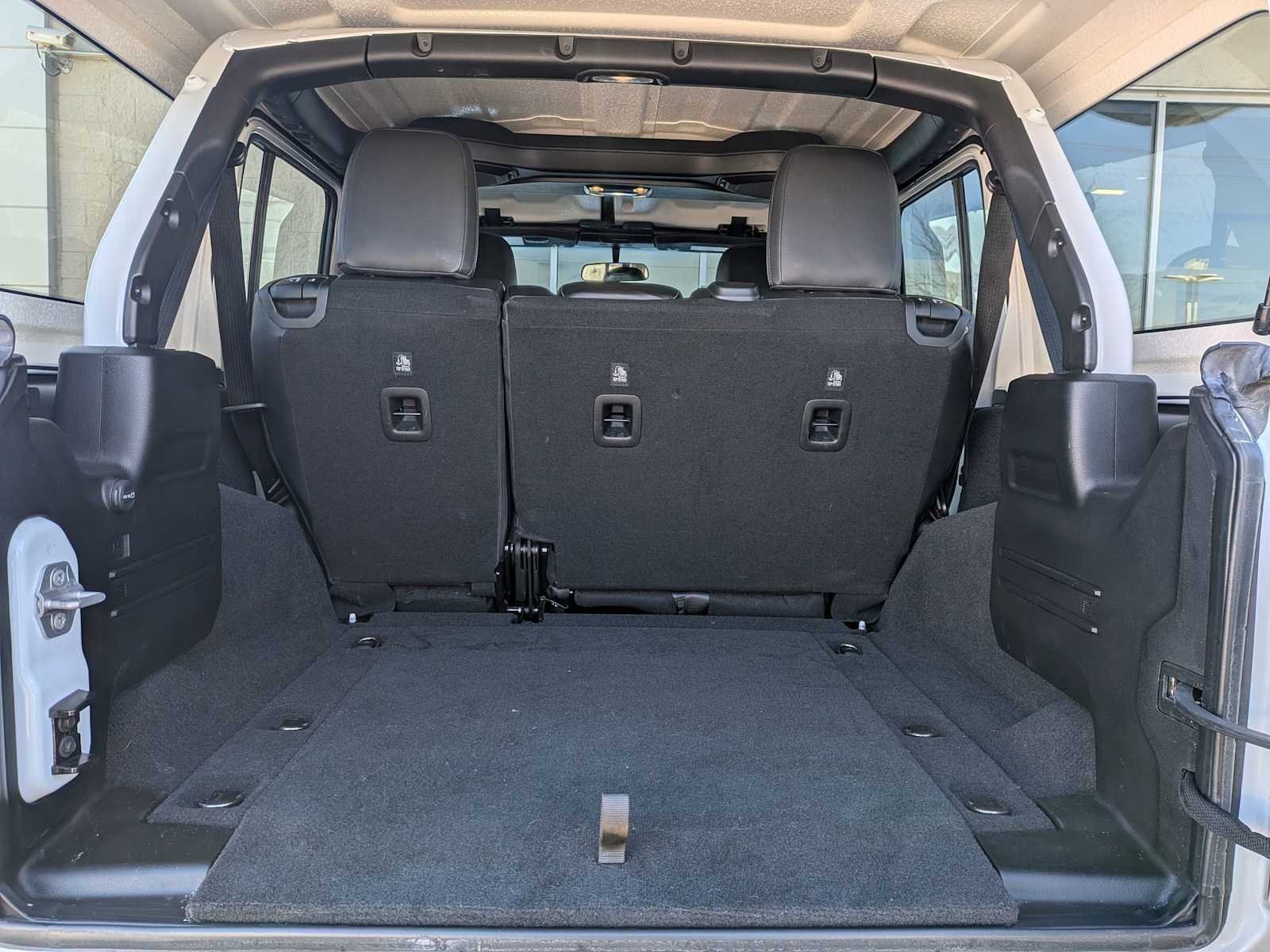 Thumbnail: 2021 Jeep Wrangler - 30