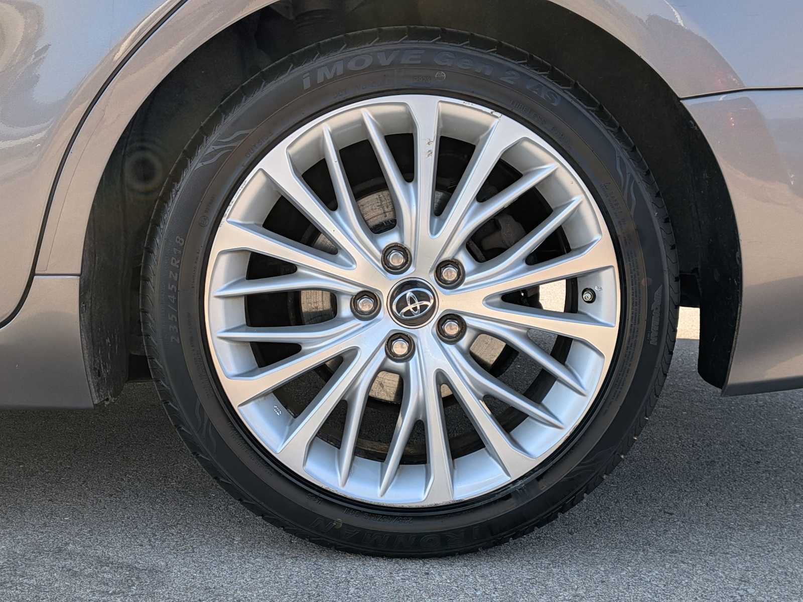 Thumbnail: 2018 Toyota Camry - 13