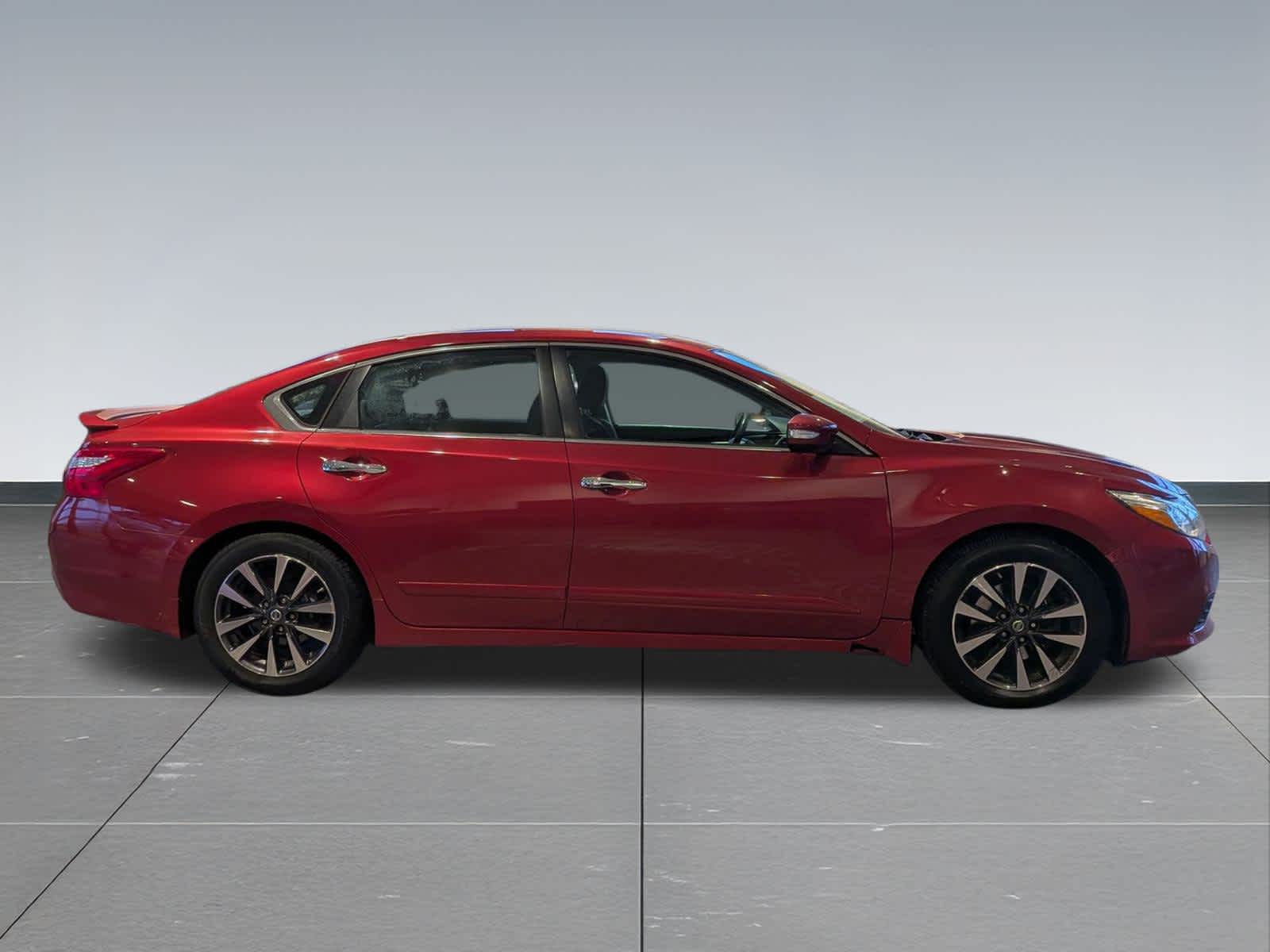 Thumbnail: 2016 Nissan Altima - 7