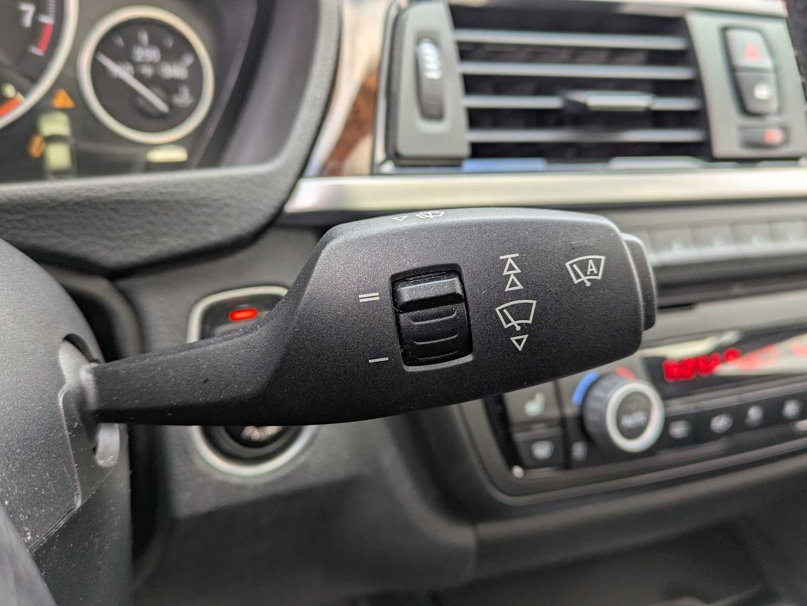 Thumbnail: 2014 BMW 3 Series - 26