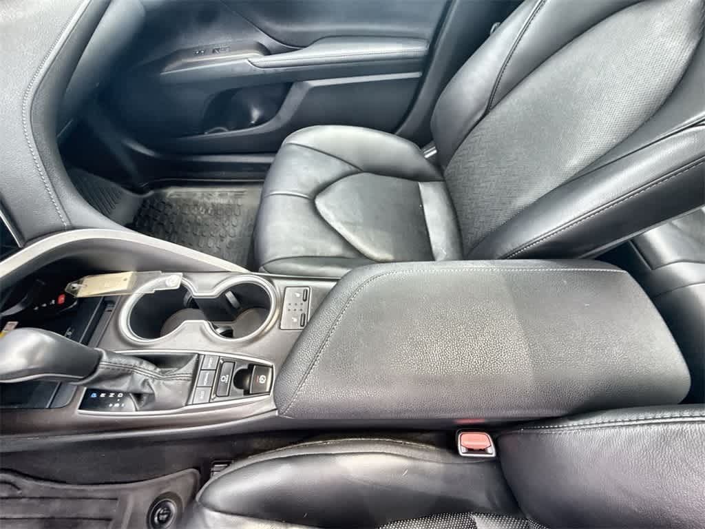 2022 Toyota Camry XLE 28