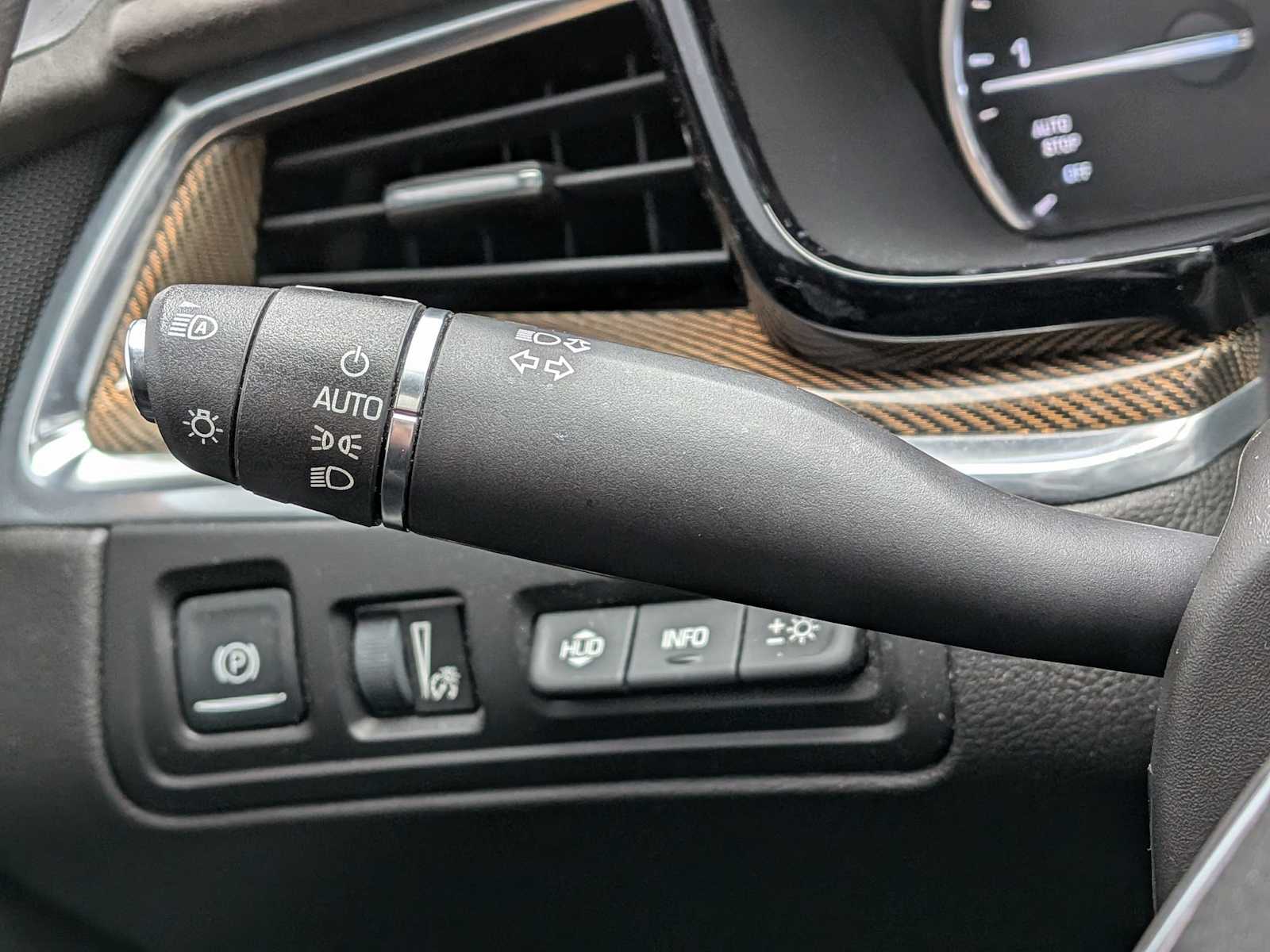 Thumbnail: 2017 Cadillac XT5 - 27