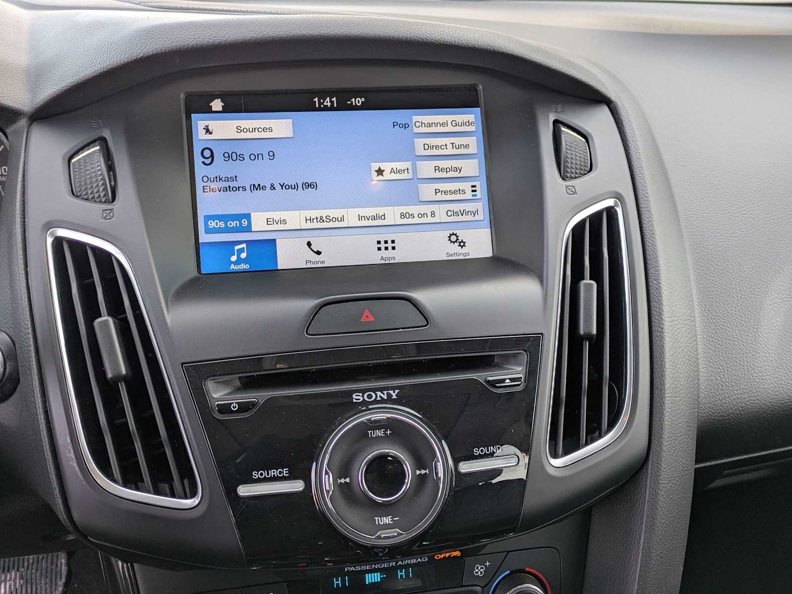 Thumbnail: 2016 Ford Focus - 26