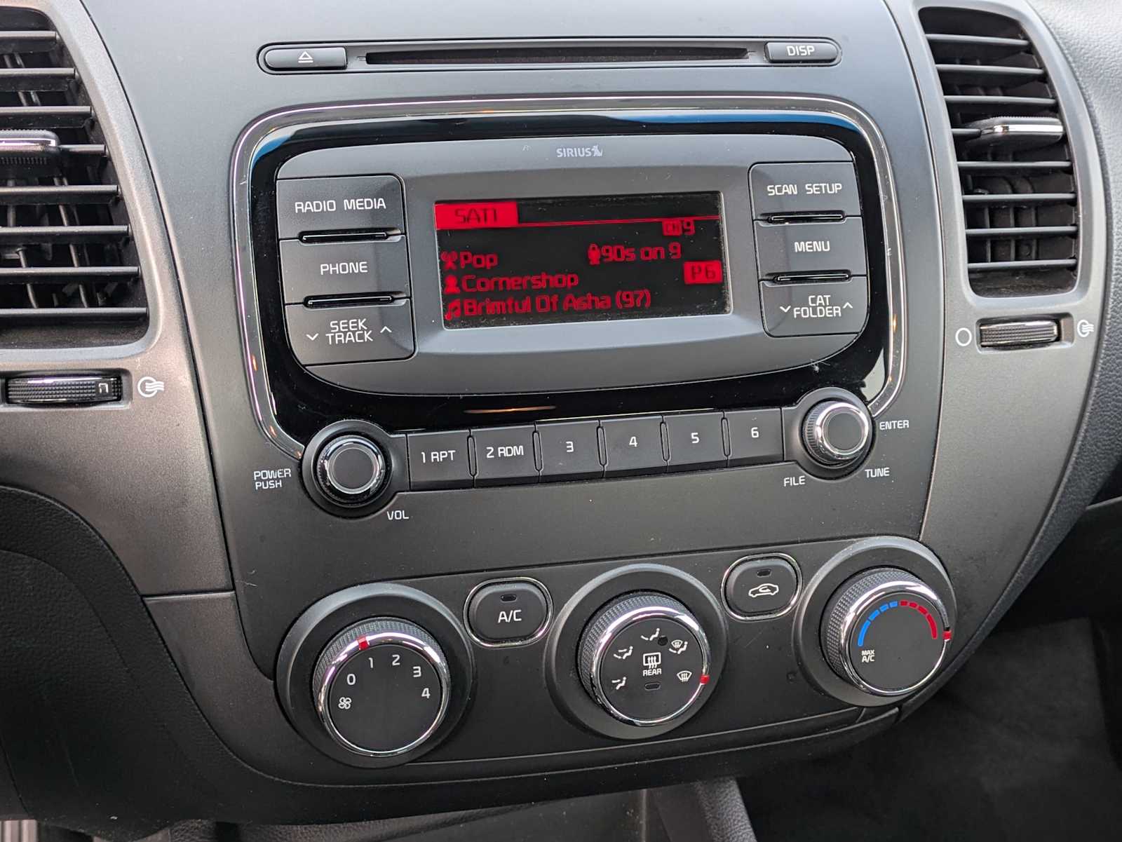 Thumbnail: 2017 Kia Forte - 27