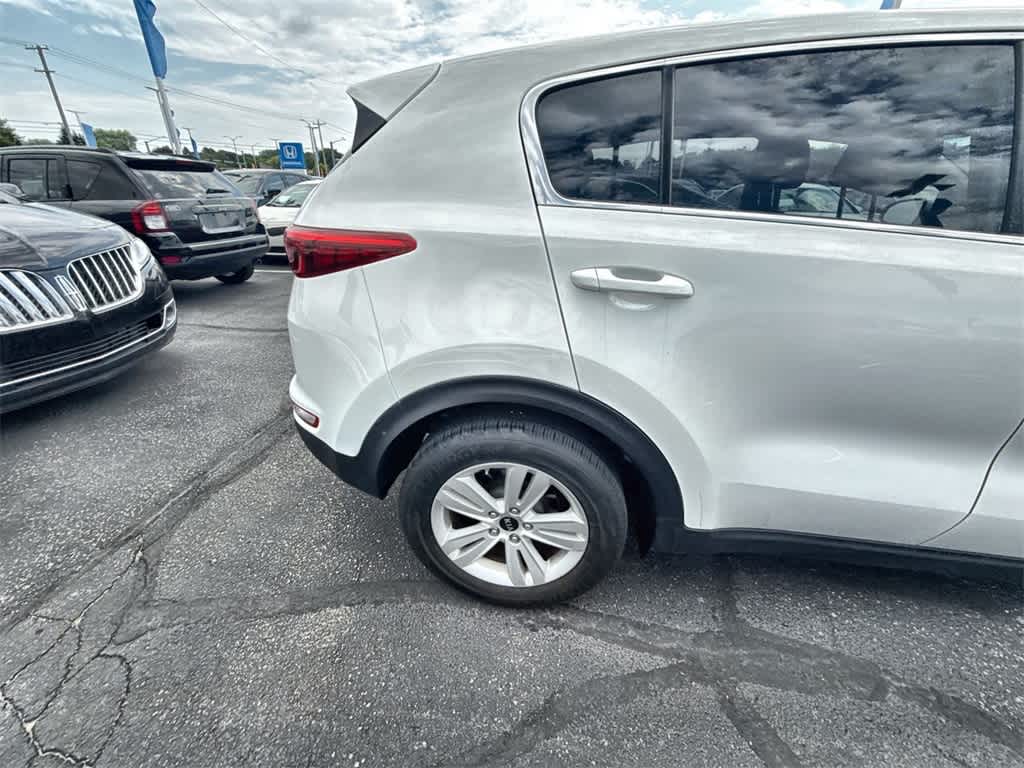 Thumbnail: 2017 Kia Sportage - 6