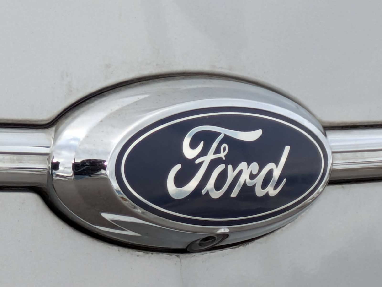 Thumbnail: 2017 Ford Taurus - 11