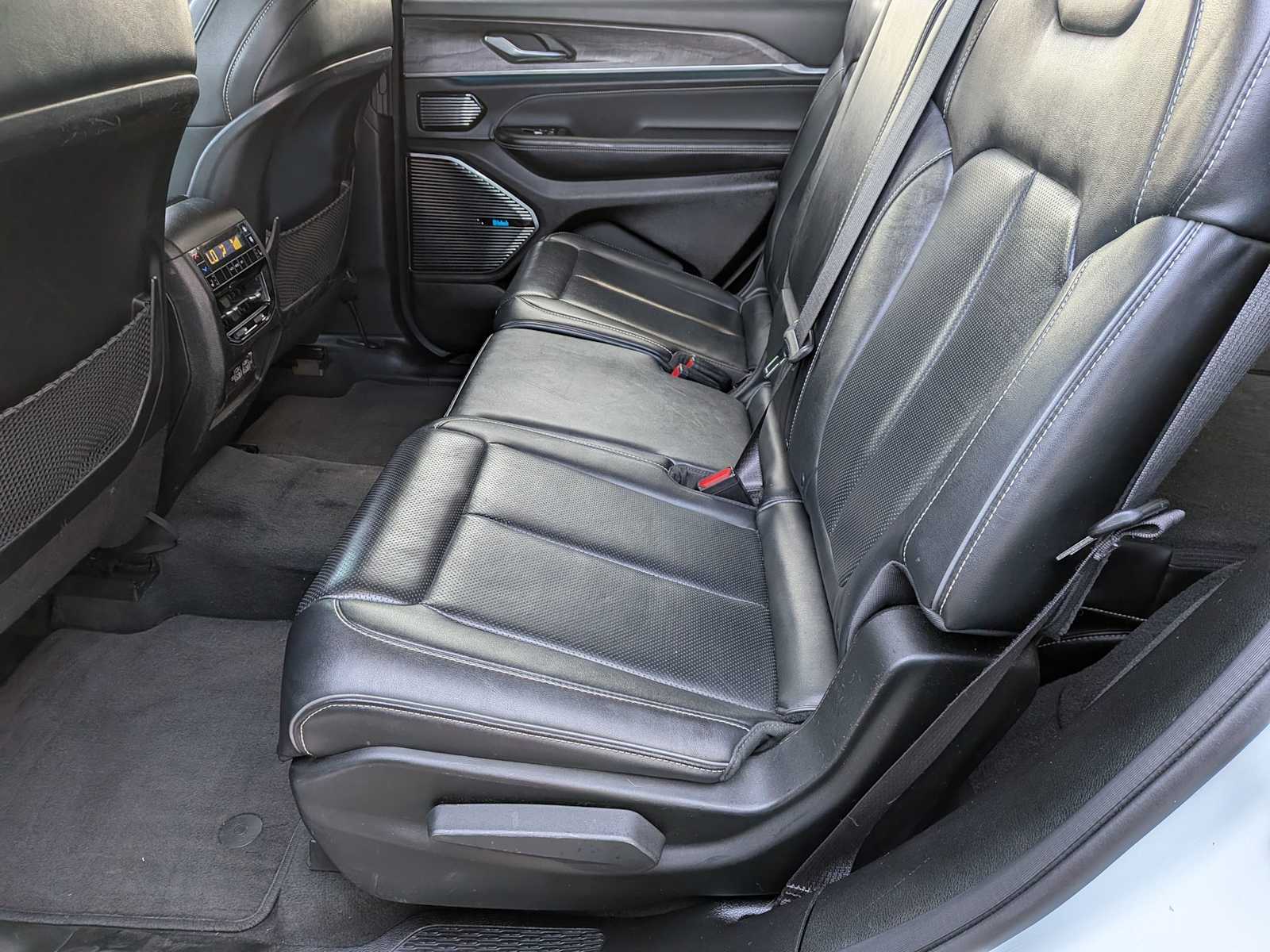 Thumbnail: 2022 Jeep Grand Cherokee - 27