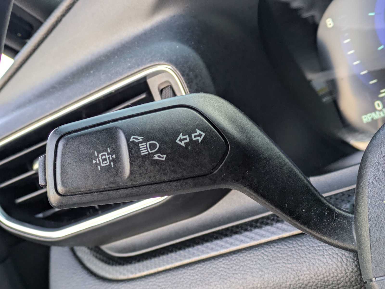 Thumbnail: 2022 Ford Explorer - 25