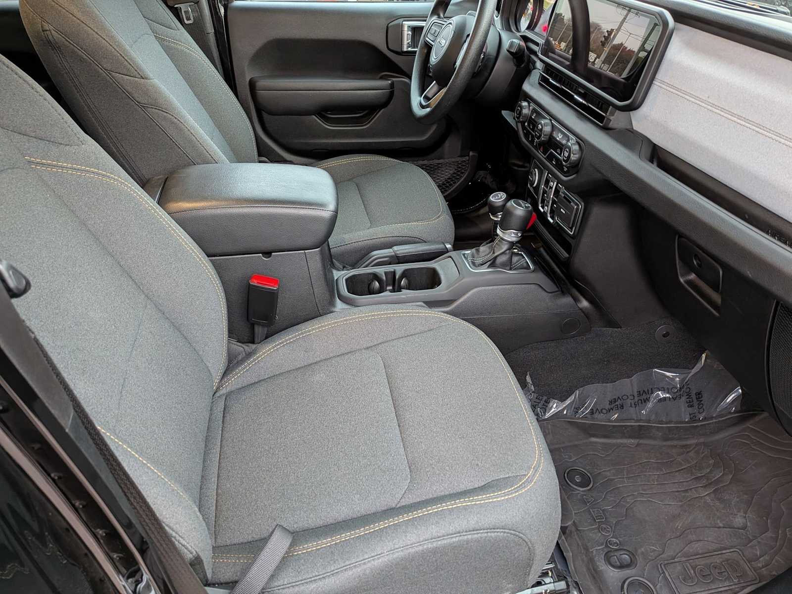 Thumbnail: 2024 Jeep Gladiator - 17