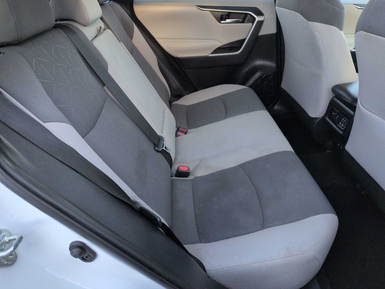 Thumbnail: 2019 Toyota RAV4 - 17