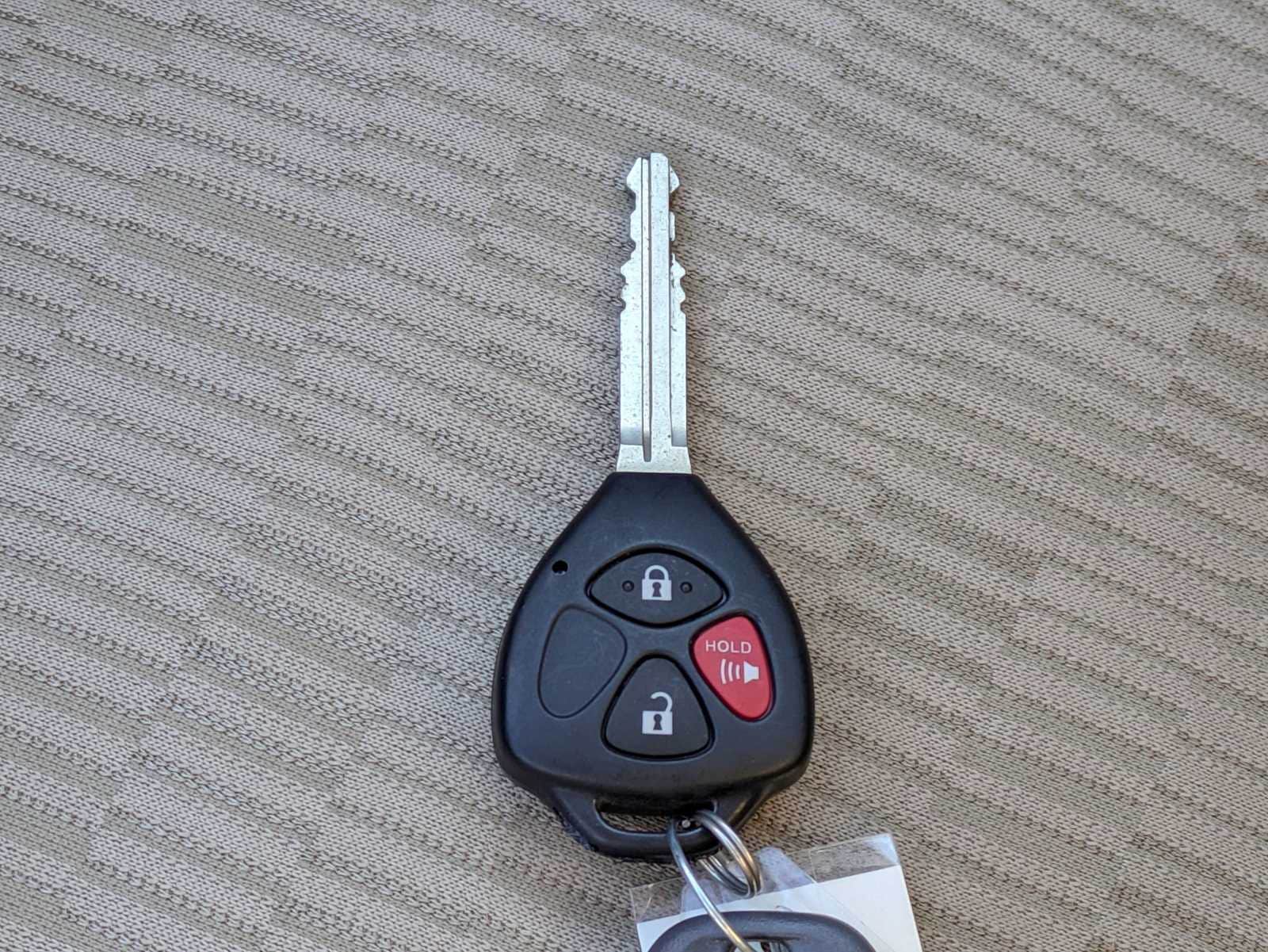 Thumbnail: 2011 Toyota RAV4 - 27