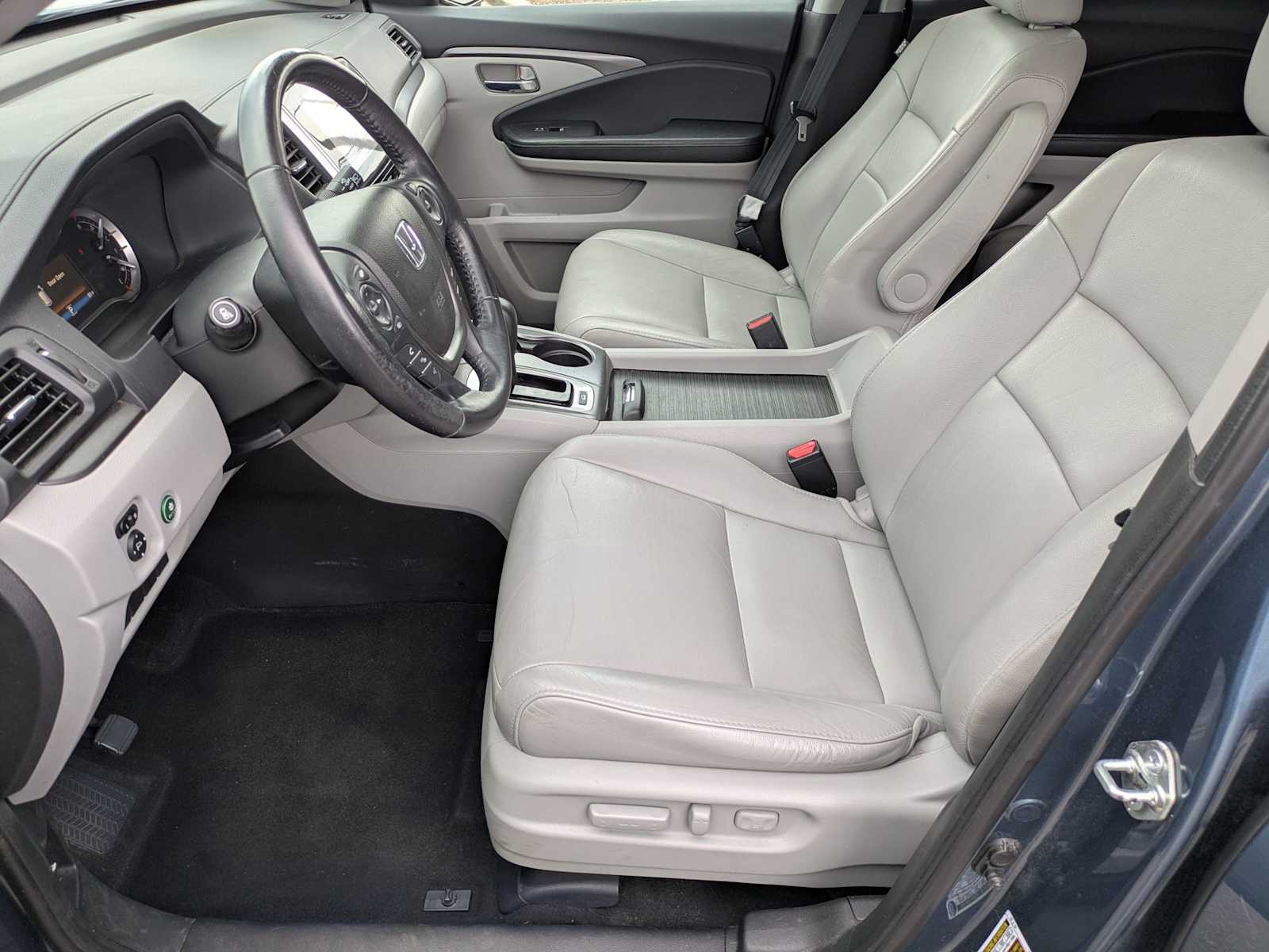 Thumbnail: 2017 Honda Pilot - 15