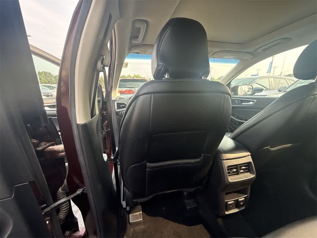 Thumbnail: 2018 Ford Edge - 17