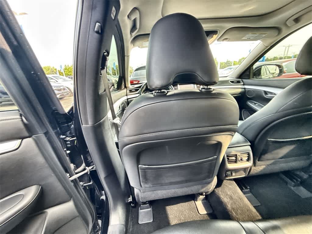 2020 INFINITI QX50 Essential 17