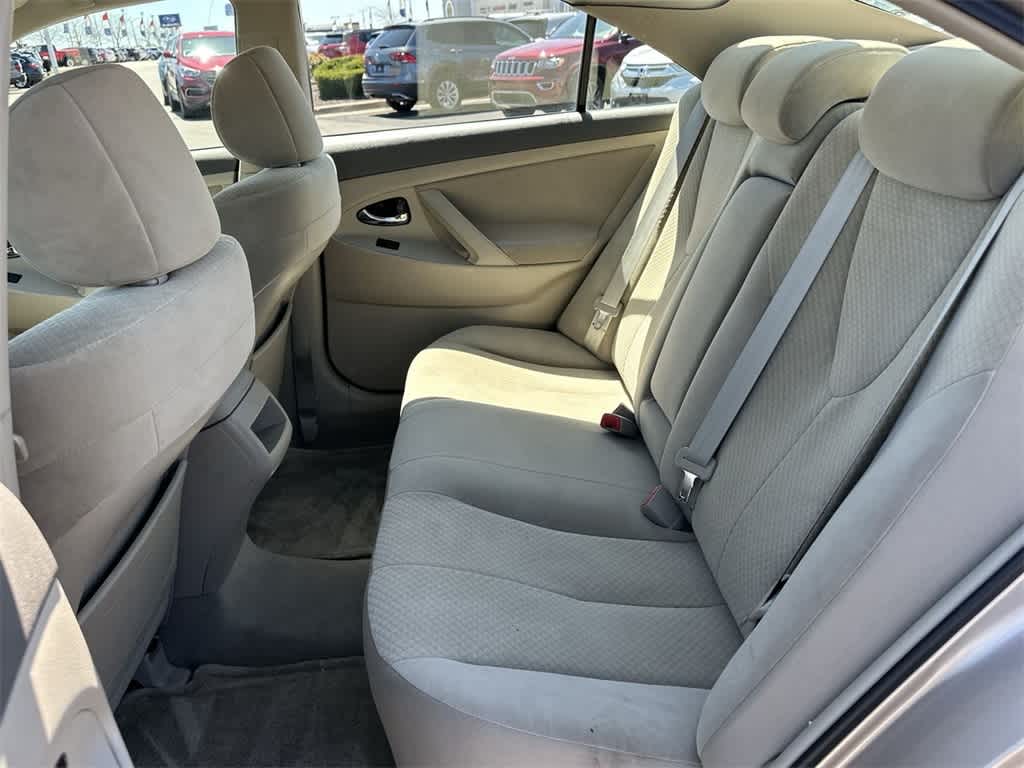 2007 Toyota Camry LE 16