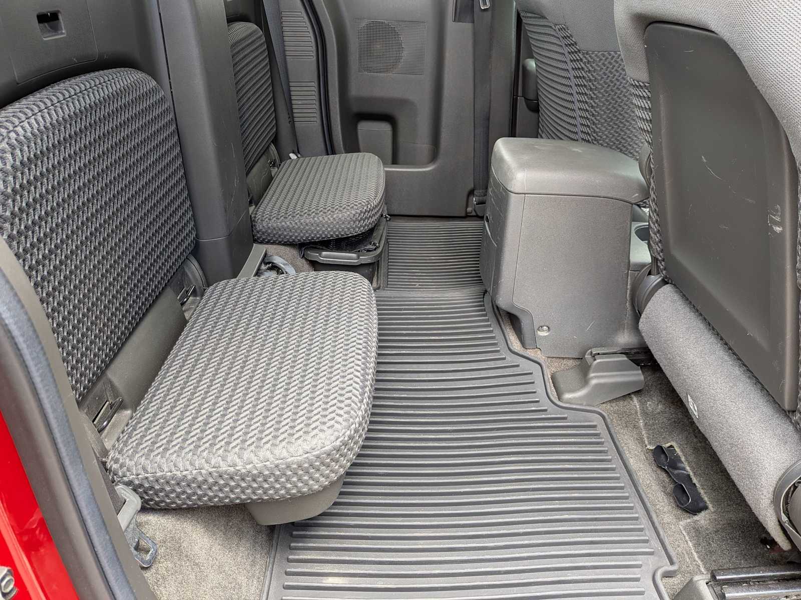 Thumbnail: 2011 Nissan Frontier - 18