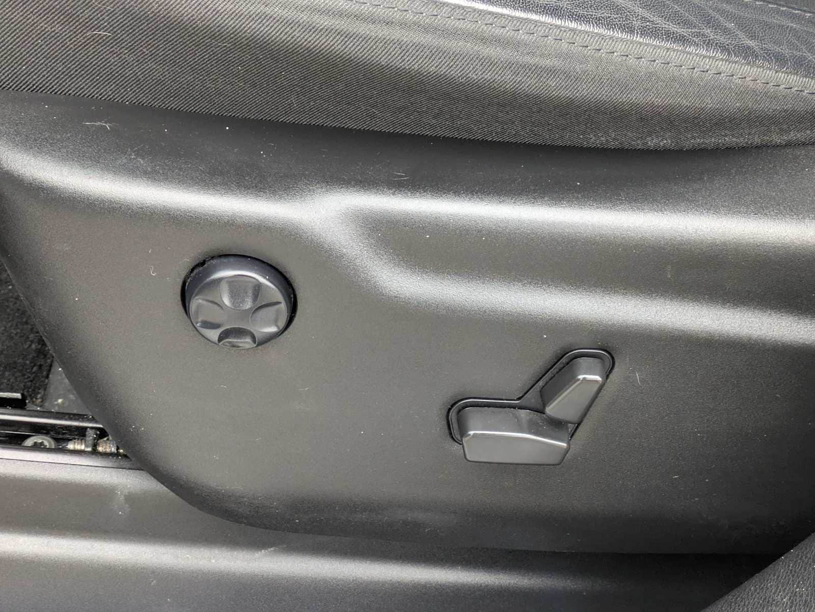 Thumbnail: 2021 Jeep Grand Cherokee - 16