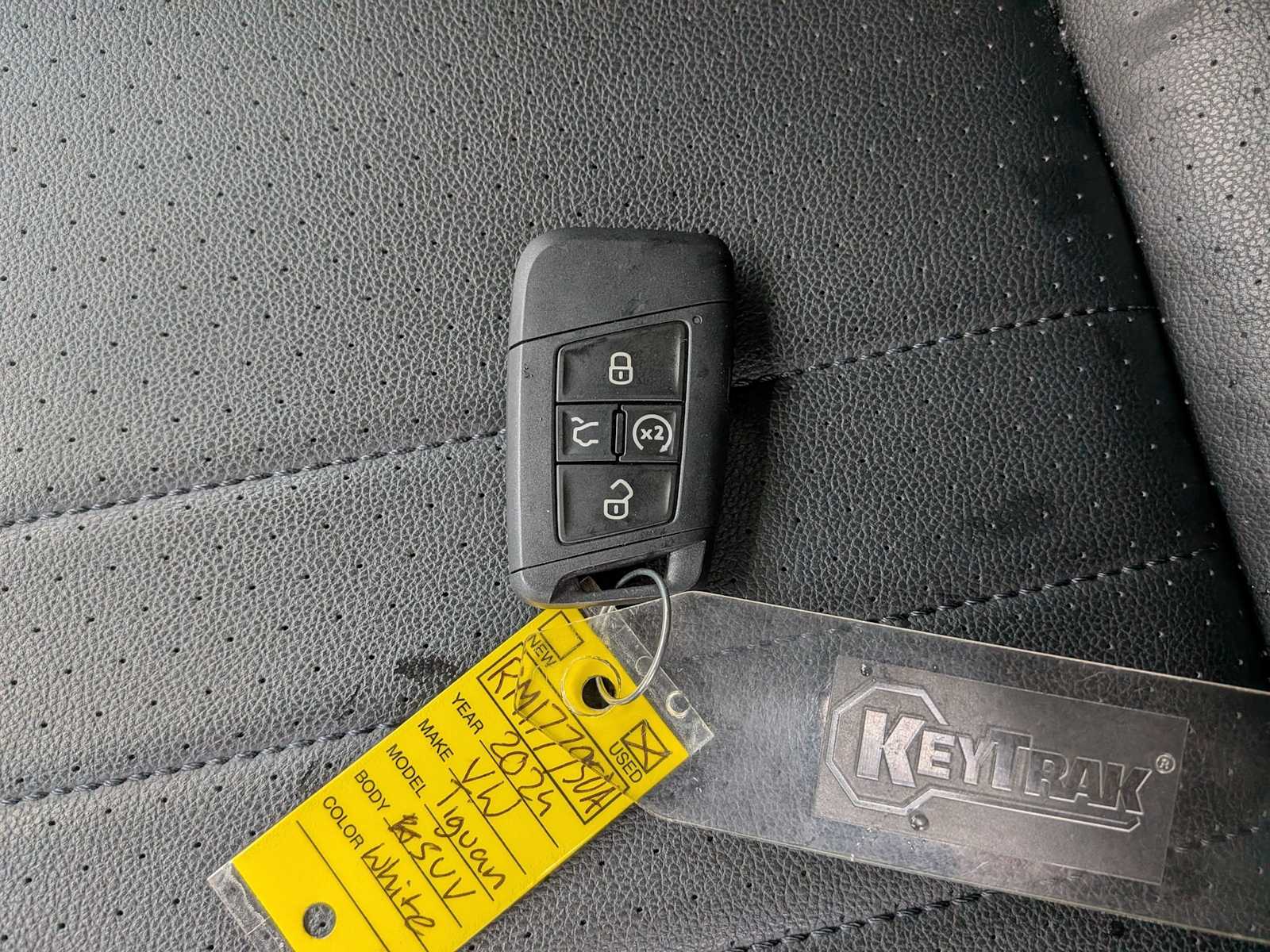 Thumbnail: 2024 Volkswagen Tiguan - 33