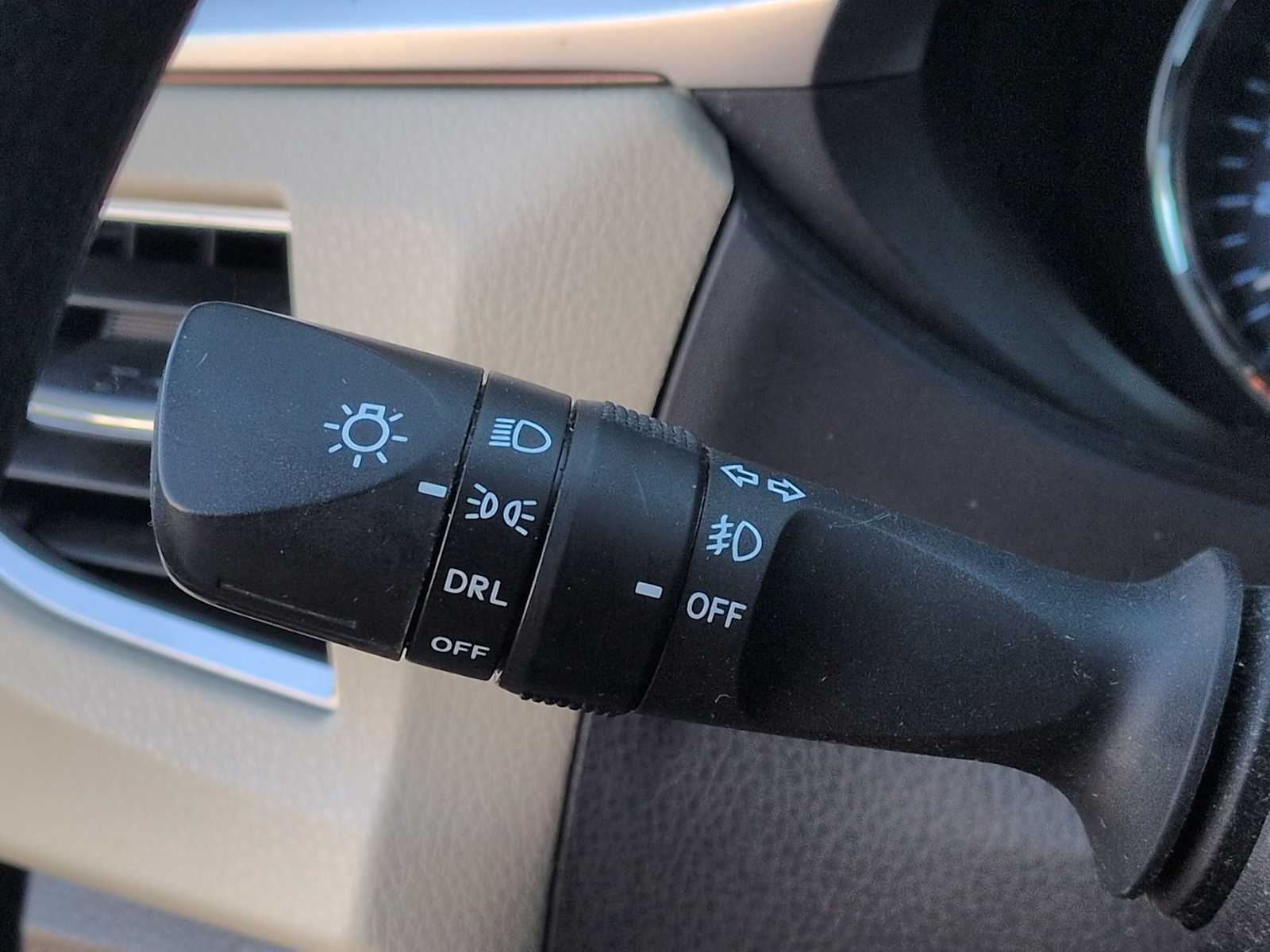 Thumbnail: 2015 Toyota Corolla - 24