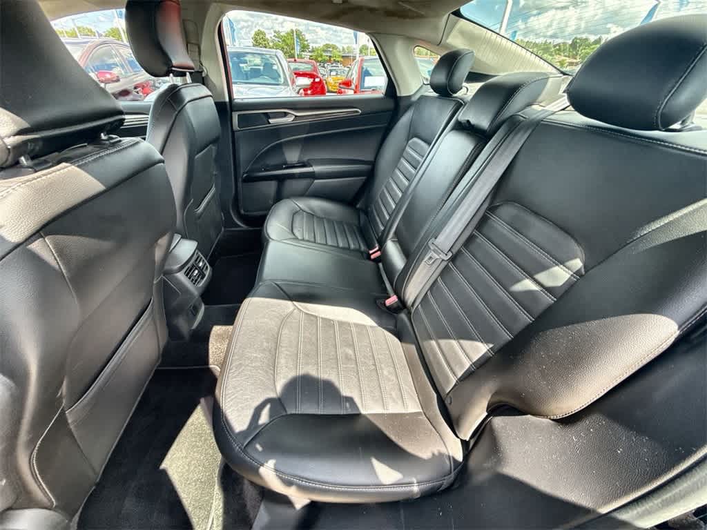 Thumbnail: 2015 Ford Fusion - 19