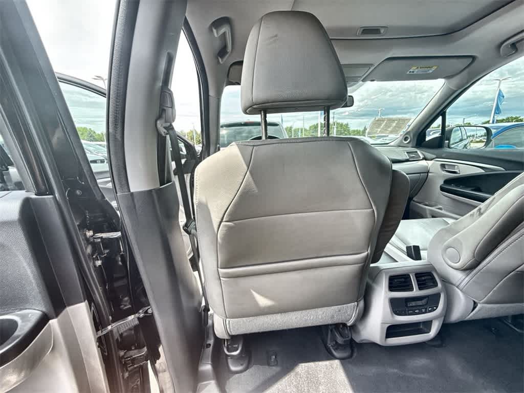 Thumbnail: 2016 Honda Pilot - 16