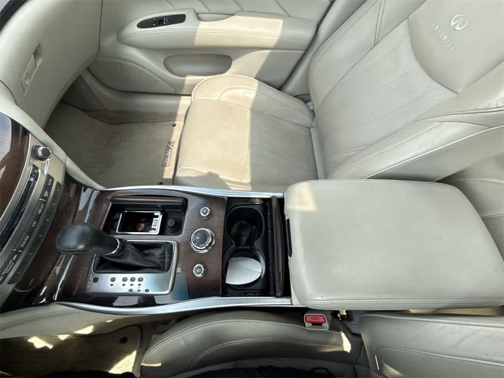 Thumbnail: 2012 INFINITI M56 - 27
