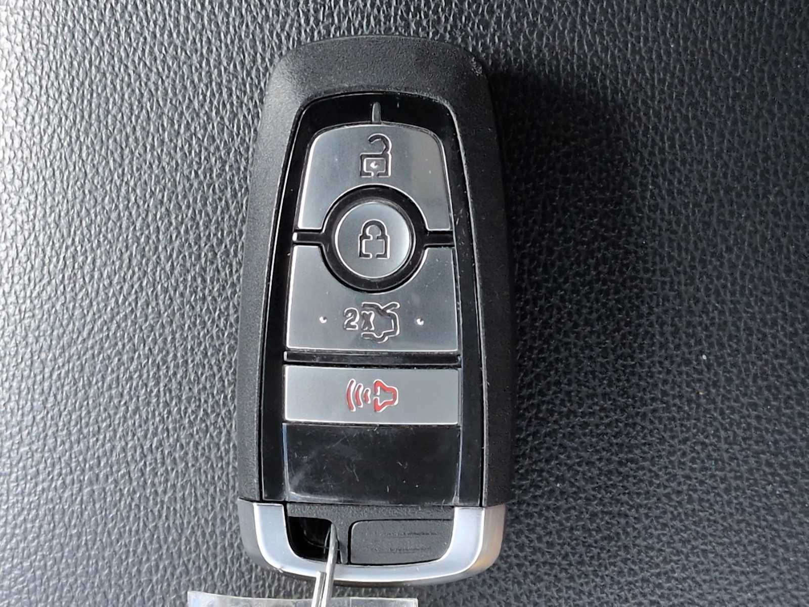 Thumbnail: 2020 Ford Fusion - 32