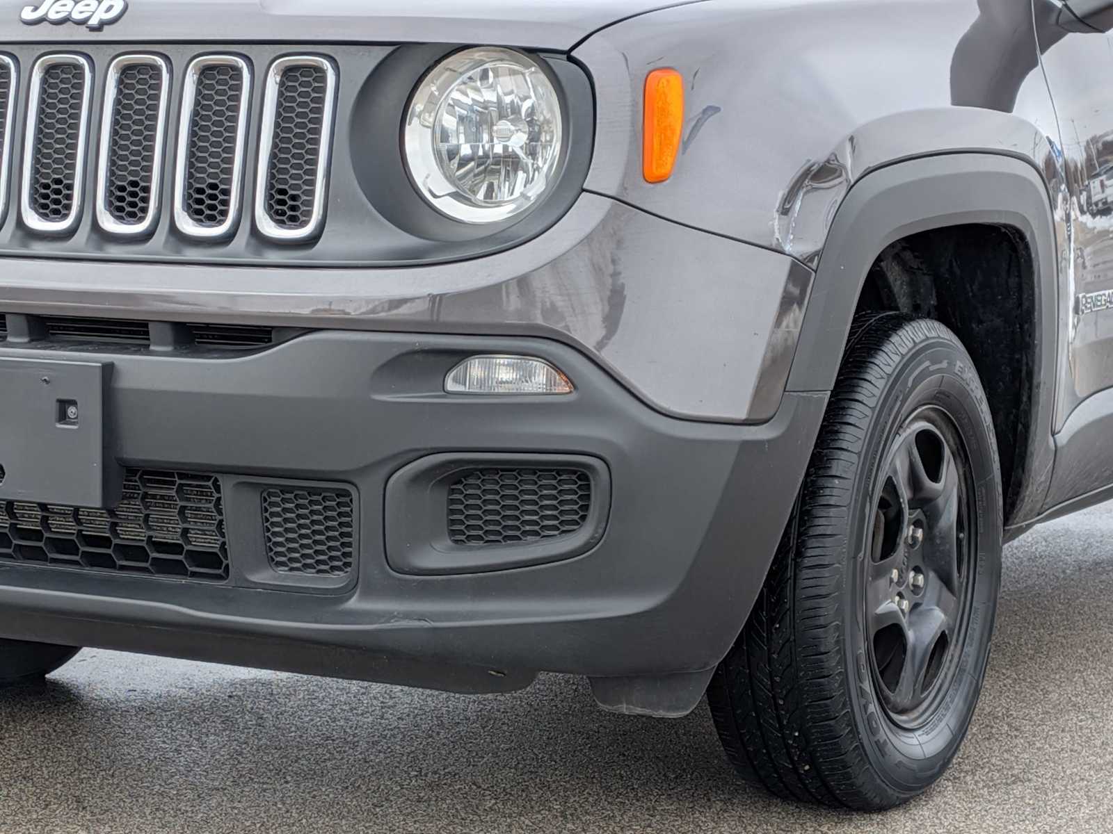 Thumbnail: 2017 Jeep Renegade - 11