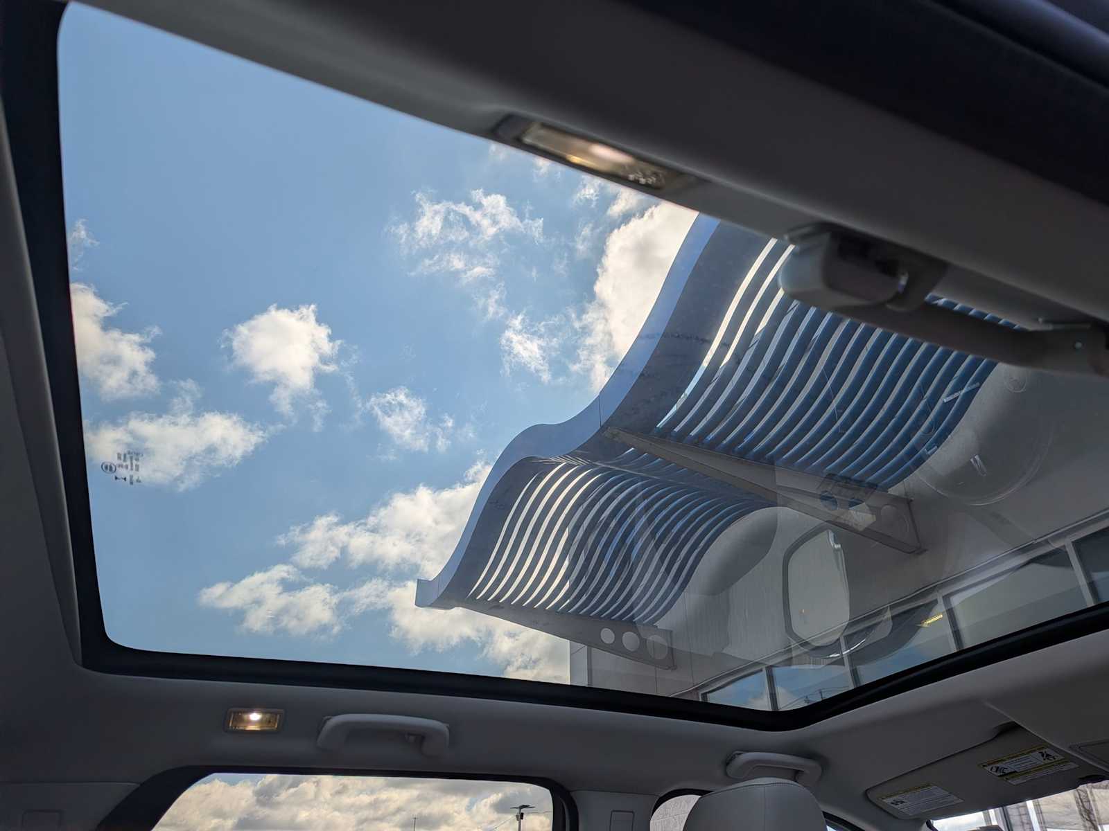 Thumbnail: 2020 Land Rover Discovery Sport - 20