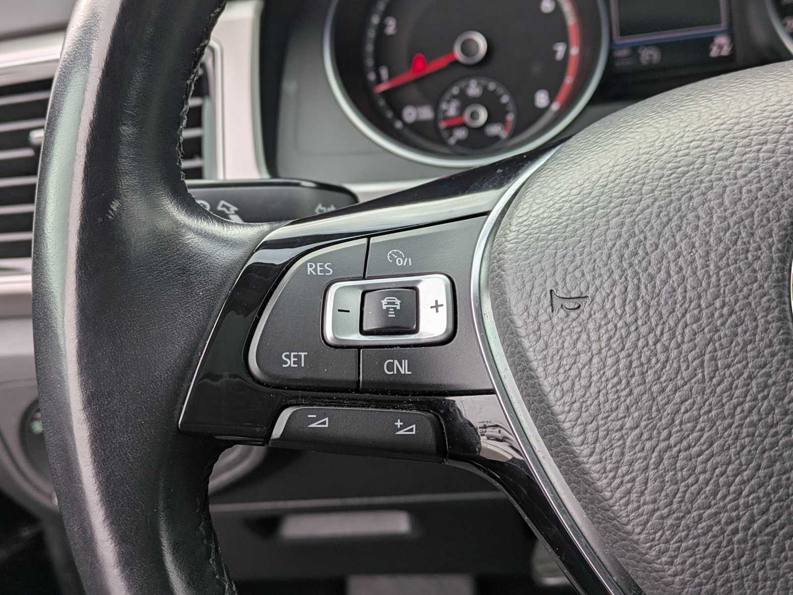 Thumbnail: 2018 Volkswagen Atlas - 23