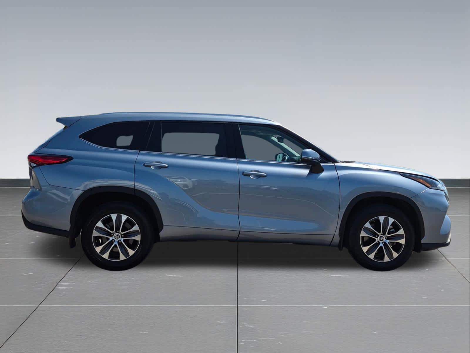 Thumbnail: 2021 Toyota Highlander - 7