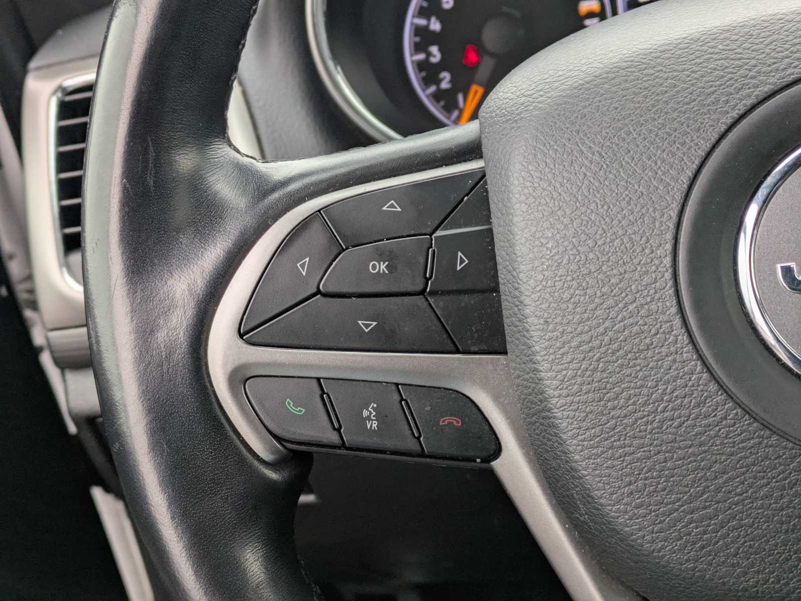 Thumbnail: 2020 Jeep Grand Cherokee - 24