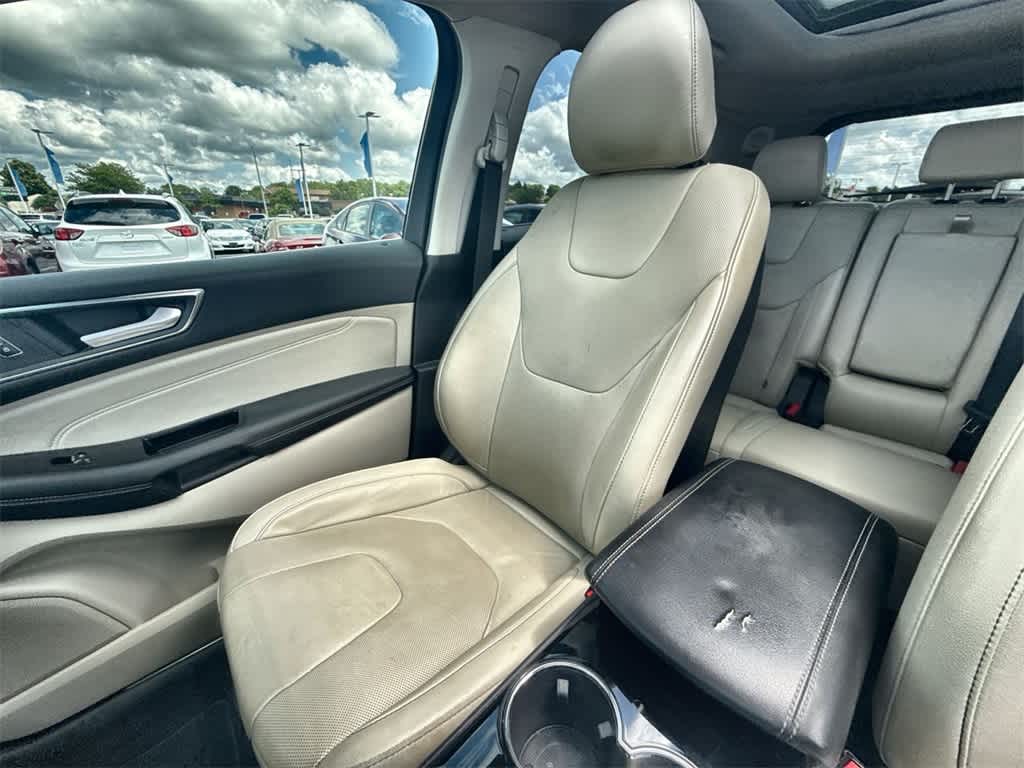 Thumbnail: 2018 Ford Edge - 20