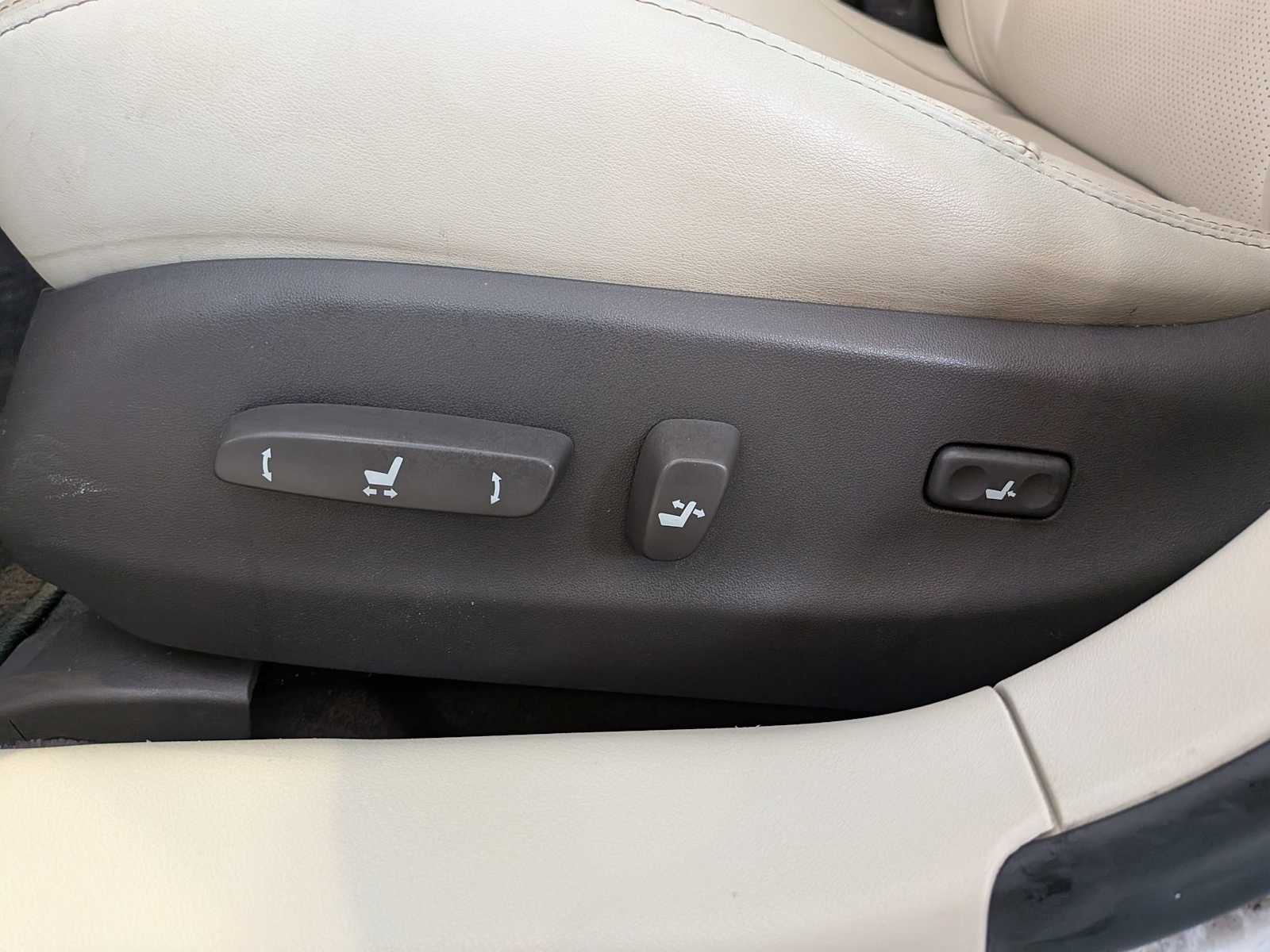 Thumbnail: 2012 Lexus IS - 16