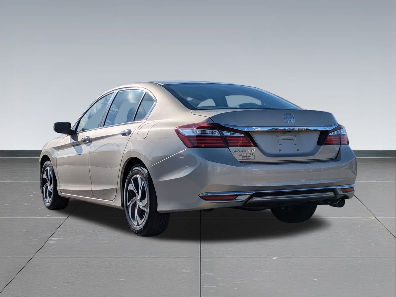 2016 Honda Accord LX photo 4