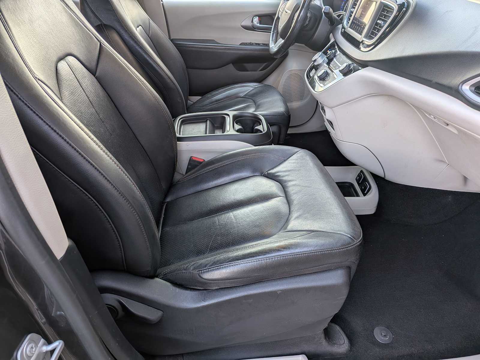 Thumbnail: 2020 Chrysler Pacifica - 19